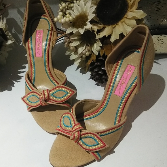 Betsy Johnson Shoes - Picture 5 of 5